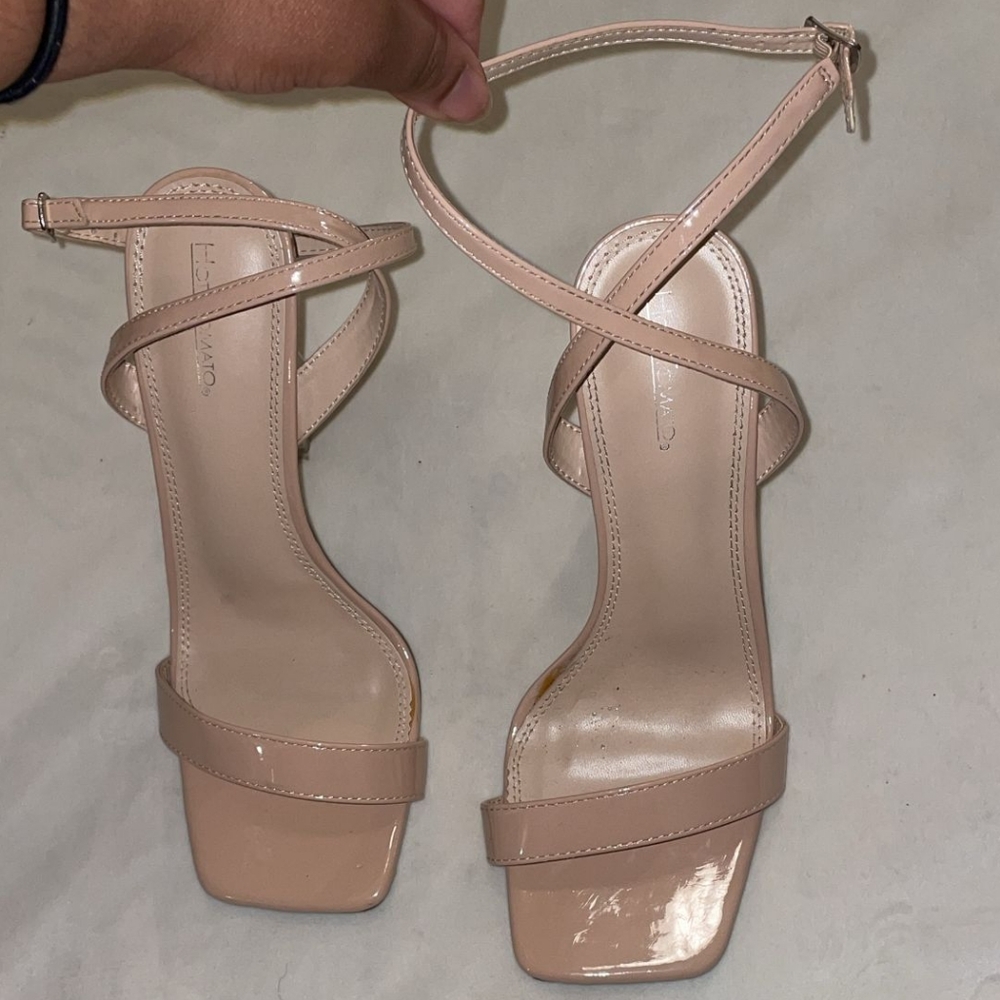 Preloved Hot tomato heels size 9M